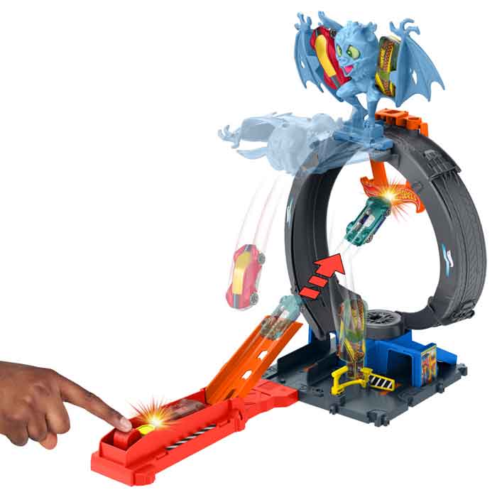 Hot Wheels City Nemesis Bat vs. Tire Shop​